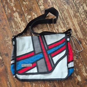Hoist Away Messenger Bag